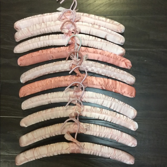 Accessories - 10 Pink Hangers